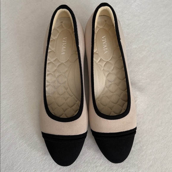 Vivaia | Julie Pro Almond Cap Toe Chunky Block Heels Beige/Black (EU 38) - Picture 5 of 16